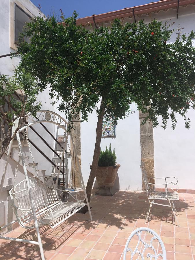 לינה וארוחת בוקר אקטה Casale Rocca Fiorita מראה חיצוני תמונה